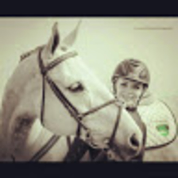 Meet your Posher, Taylor - Picture 1 of 1